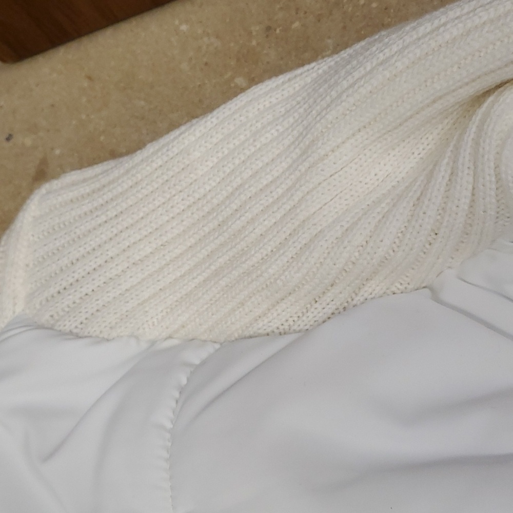 LIKE NEW! Sweater/puffer split zip front jacket. - Picture 3 of 8